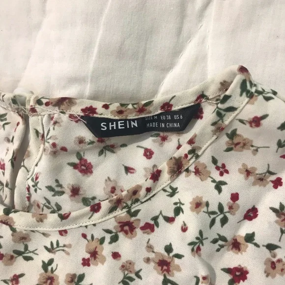 🌷SOLD🌷 SHEIN Ditsy Floral Maxi Dress 🤍 - Picture 4 of 5